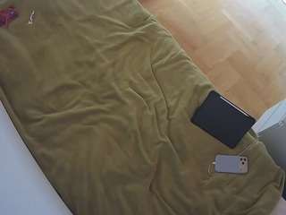 voyeurcam-julmodels-greybed-2 webcam