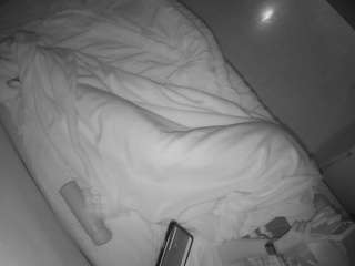 voyeurcam-julmodels-greybed-2 webcam