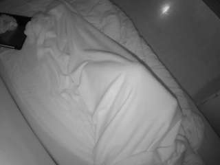 voyeurcam-julmodels-greybed-2 webcam
