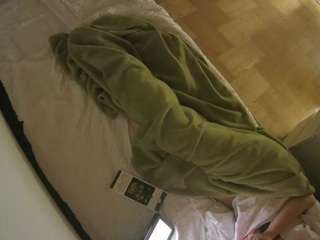 voyeurcam-julmodels-greybed-2 webcam