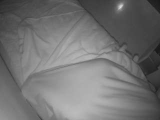 voyeurcam-julmodels-greybed-2's CamSoda show and profile