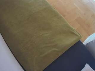 voyeurcam-julmodels-greybed-2 webcam