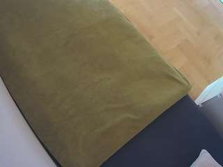 voyeurcam-julmodels-greybed-2