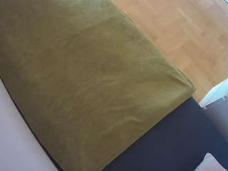 voyeurcam-julmodels-greybed-2