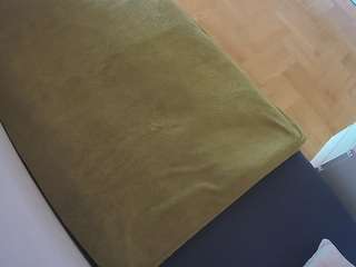 voyeurcam-julmodels-greybed-2