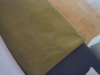 voyeurcam-julmodels-greybed-2