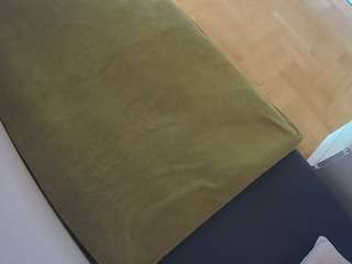 voyeurcam-julmodels-greybed-2