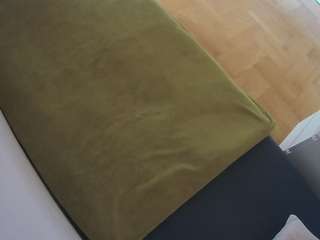 voyeurcam-julmodels-greybed-2