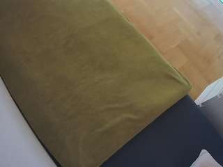 voyeurcam-julmodels-greybed-2