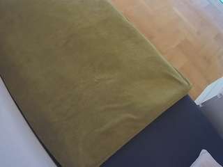 voyeurcam-julmodels-greybed-2 webcam