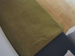 voyeurcam-julmodels-greybed-2