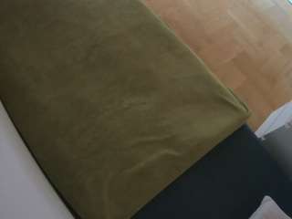 voyeurcam-julmodels-greybed-2