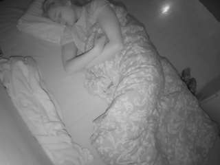 voyeurcam-julmodels-greybed-2 webcam