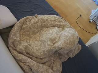 voyeurcam-julmodels-greybed-2