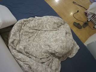 voyeurcam-julmodels-greybed-2