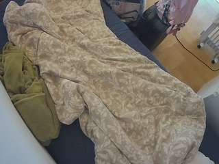 voyeurcam-julmodels-greybed-2