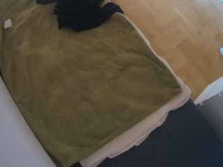 voyeurcam-julmodels-greybed-2 webcam