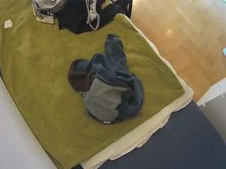 voyeurcam-julmodels-greybed-2 webcam
