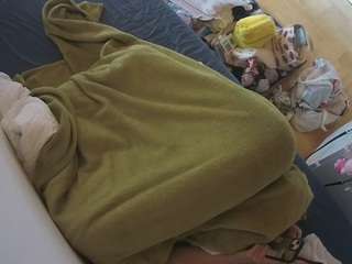 यह मॉडल अभी लाइव है. voyeurcam-julmodels-greybed-2
