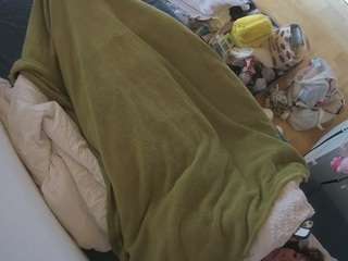 Dit model is nu live. voyeurcam-julmodels-greybed-2
