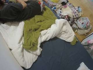 यह मॉडल अभी लाइव है. voyeurcam-julmodels-greybed-2