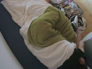 le modèle voyeurcam-julmodels-greybed-2 est en webcam porno dans un show sur le site camsoda, il possède les tags suivants: amateur,flash,flashing,hidden,hidden cam,julmodels-house,pov,sexwebcam,voyeur,hd