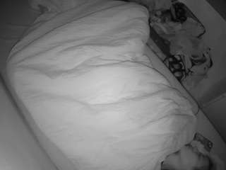 le modèle voyeurcam-julmodels-greybed-2 est en webcam porno dans un show sur le site camsoda, il possède les tags suivants: amateur,flash,flashing,hidden,hidden cam,julmodels-house,pov,sexwebcam,voyeur,hd