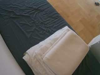 voyeurcam-julmodels-greybed-2