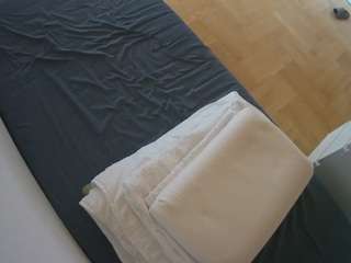 voyeurcam-julmodels-greybed-2