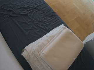 voyeurcam-julmodels-greybed-2