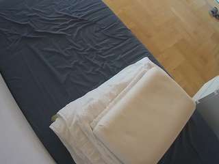 voyeurcam-julmodels-greybed-2