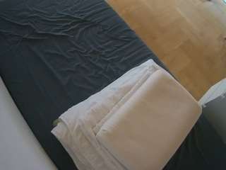 voyeurcam-julmodels-greybed-2