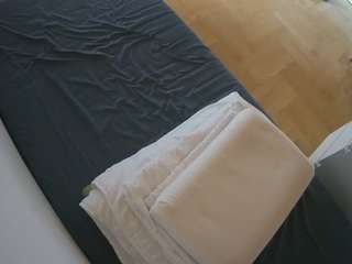 voyeurcam-julmodels-greybed-2