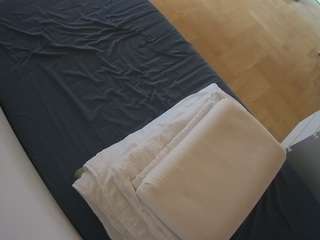 voyeurcam-julmodels-greybed-2