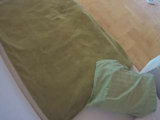 voyeurcam-julmodels-greybed-2