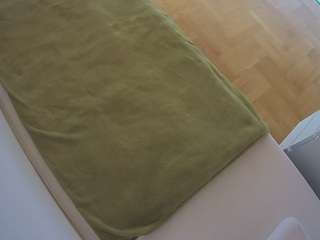 voyeurcam-julmodels-greybed-2