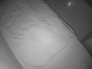 voyeurcam-julmodels-greybed-2