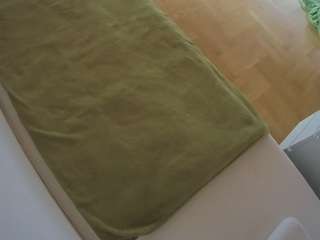 voyeurcam-julmodels-greybed-2