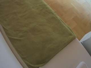 voyeurcam-julmodels-greybed-2