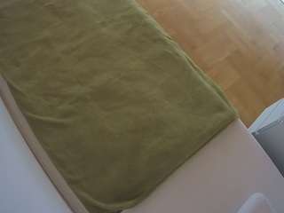voyeurcam-julmodels-greybed-2
