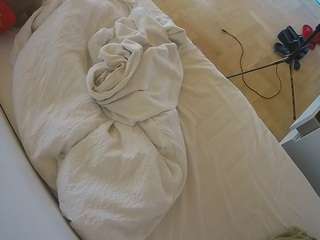 voyeurcam-julmodels-greybed-2