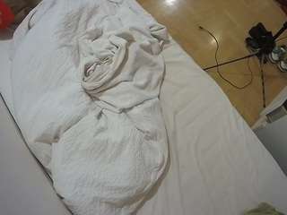 voyeurcam-julmodels-greybed-2