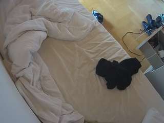 voyeurcam-julmodels-greybed-2 camsoda