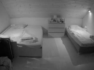 voyeurcam-julmodels-greybed-3 Barbie Bed House camsoda