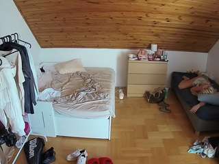 camsoda voyeurcam-julmodels-greybed-3