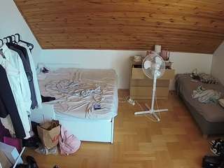 camsoda voyeurcam-julmodels-greybed-3