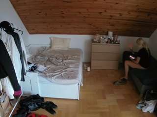 voyeurcam-julmodels-greybed-3 Sexcam Models camsoda