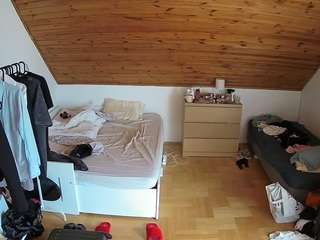 Alisson Grey Camsoda camsoda voyeurcam-julmodels-greybed-3