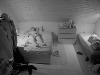 Alisson Grey Camsoda camsoda voyeurcam-julmodels-greybed-3