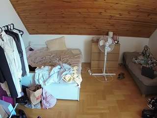 Roberta Gemma Nude camsoda voyeurcam-julmodels-greybed-3